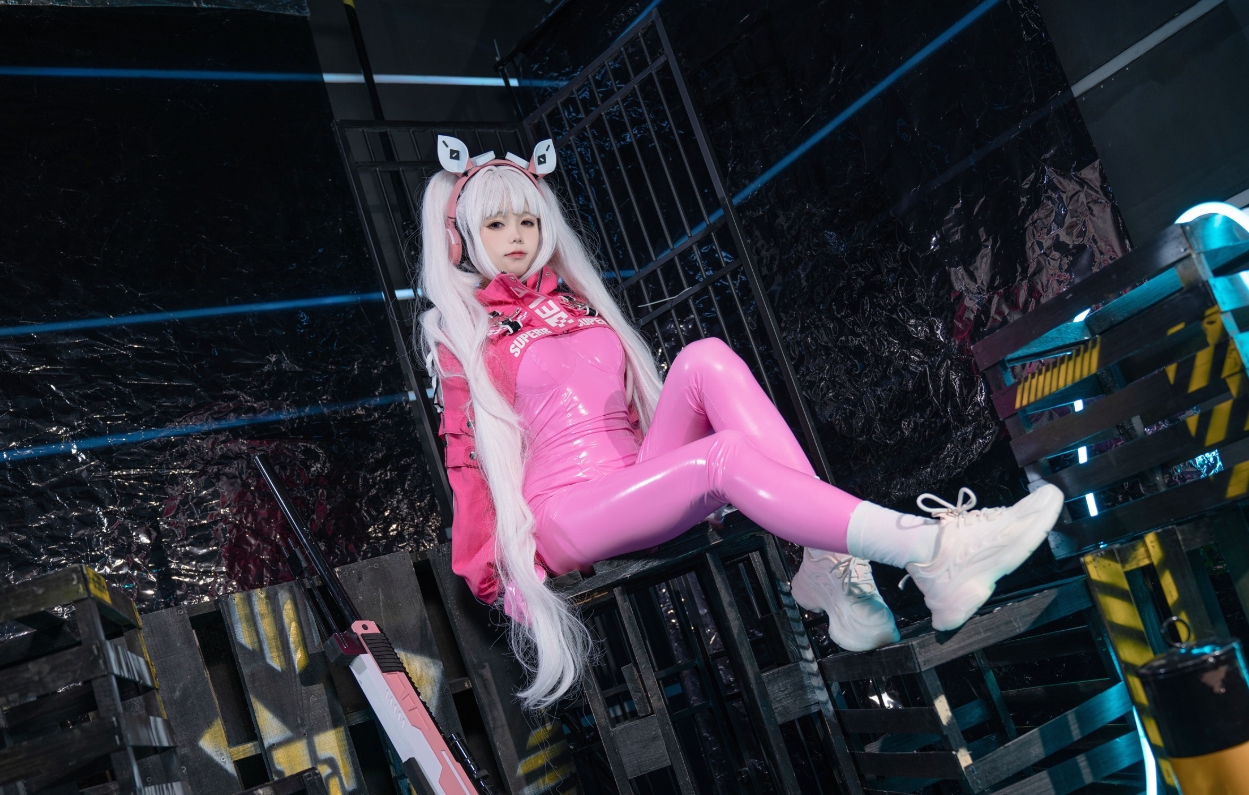 %title插图%num咬一口兔娘ovo的《NIKKE：爱丽丝》：未来科技与少女魅力的完美结合