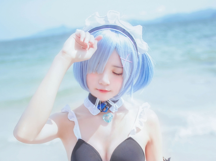 %title插图%num桜桃喵《蕾姆COS》:从可爱到迷人的完美呈现 %title插图%num桜桃喵《蕾姆COS》:从可爱到迷人的完美呈现