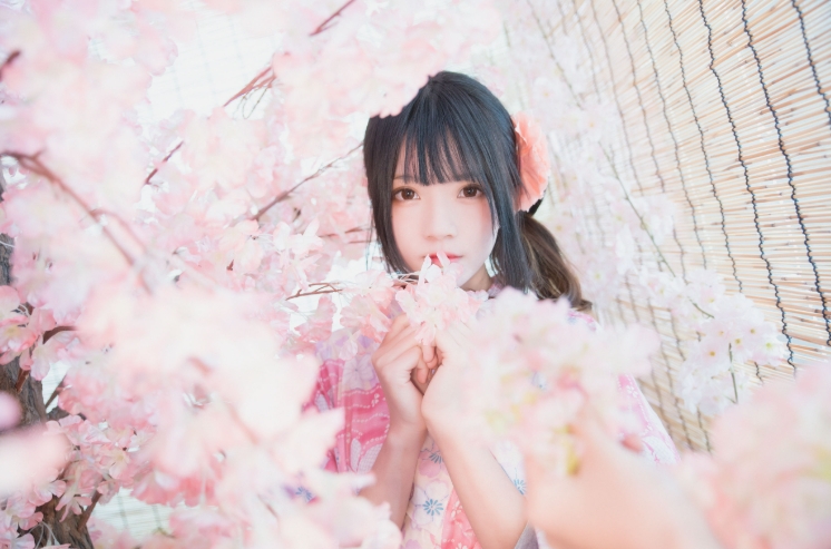 %title插图%num桜桃喵《双人本》—穿越春日桃花的轻盈舞步 %title插图%num桜桃喵《双人本》—穿越春日桃花的轻盈舞步