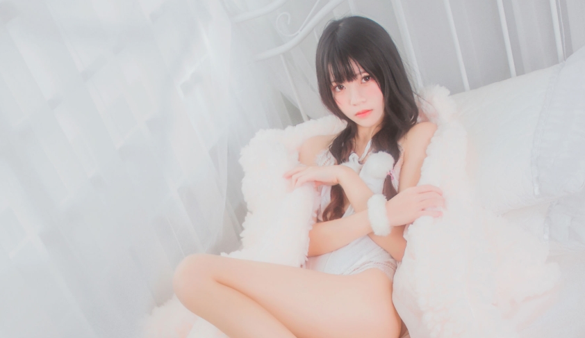 %title插图%num桜桃喵《冬眠系列 纯白私房》:迷人的冬季温柔 %title插图%num桜桃喵《冬眠系列 纯白私房》:迷人的冬季温柔