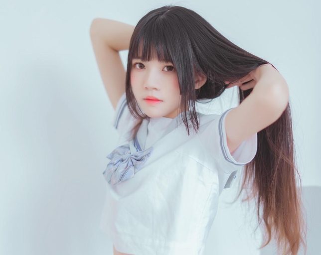 桜桃喵的《黑丝水手》系列:纯真与优雅的完美融合