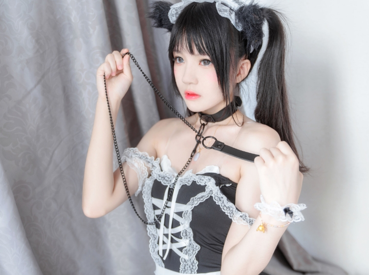 %title插图%num桜桃喵《黑猫妹抖》：纯真与性感的完美交融