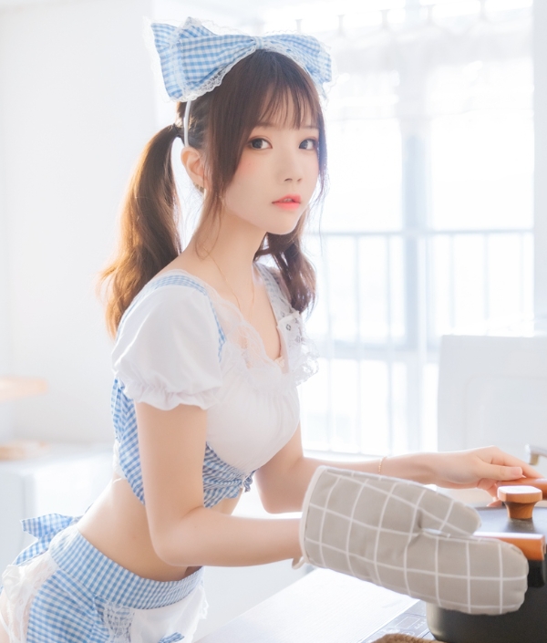 桜桃喵的《小娇妻》:温柔日常里的甜美幻想