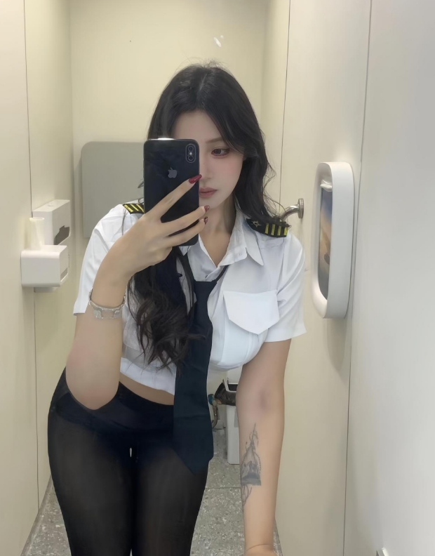 %title插图%num鹅鹅作品合集下载:制服飞行员、猫耳萌娘与紧身上衣风三套魅力放送 %title插图%num鹅鹅作品合集下载:制服飞行员、猫耳萌娘与紧身上衣风三套魅力放送