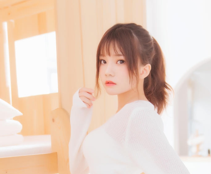 %title插图%num樱桃喵小白写真赏析:纯白针织衫配高马尾,这波纯欲风我先冲了 %title插图%num樱桃喵小白写真赏析:纯白针织衫配高马尾,这波纯欲风我先冲了