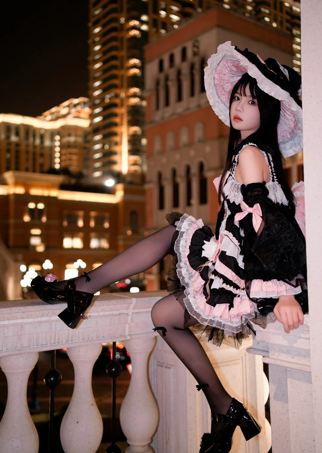 深夜治愈系!桜桃喵《星愈》:当黑粉洛丽塔遇上不夜城,这波氛围感我给满分