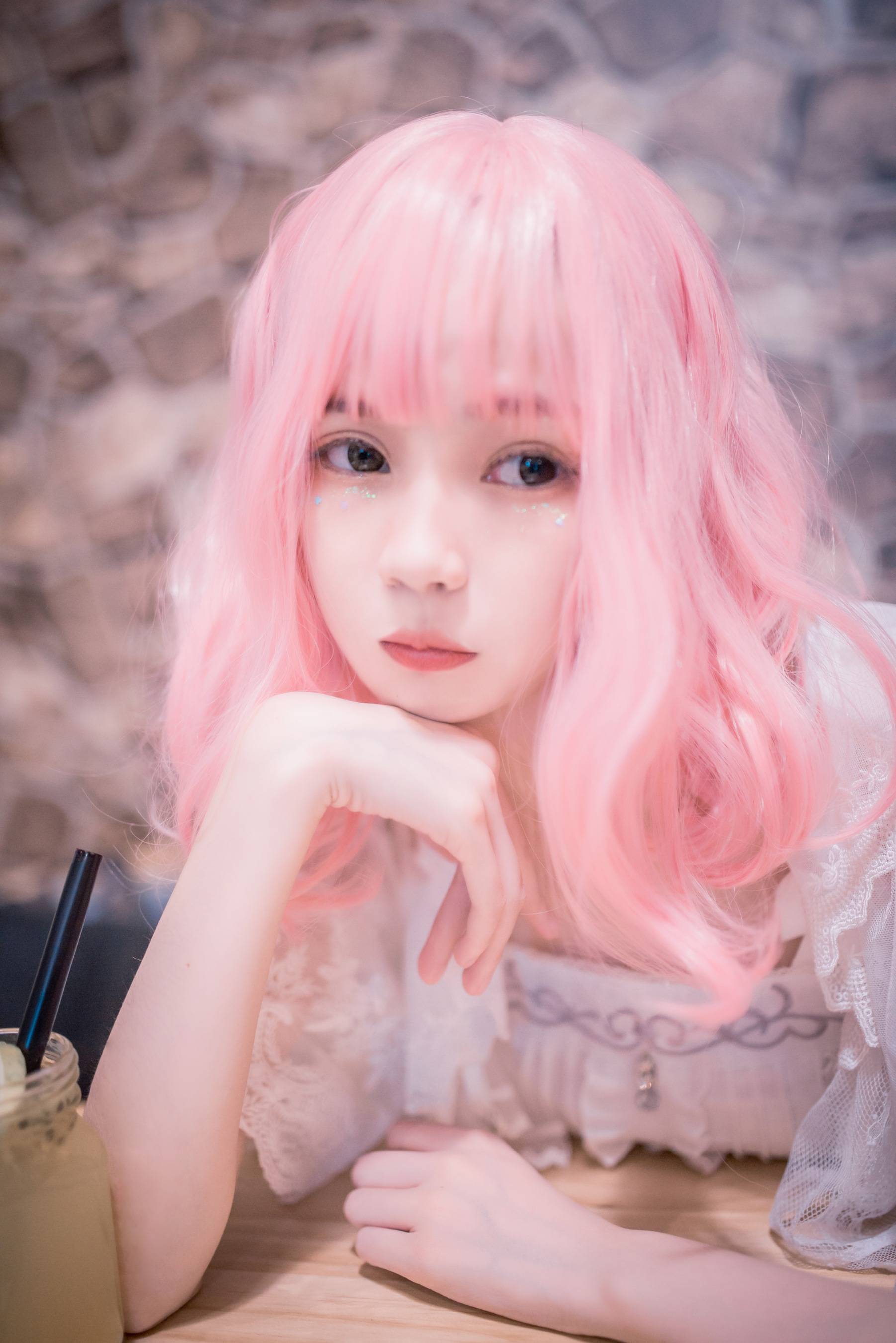 %title插图%num你的负卿《LOLITA》作品介绍:粉色短发与白色纱裙营造出的梦幻少女感 %title插图%num你的负卿《LOLITA》作品介绍:粉色短发与白色纱裙营造出的梦幻少女感
