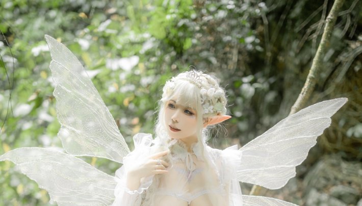 无颜小天使wy《林中精灵》作品介绍：森林光影里的白色精灵幻想